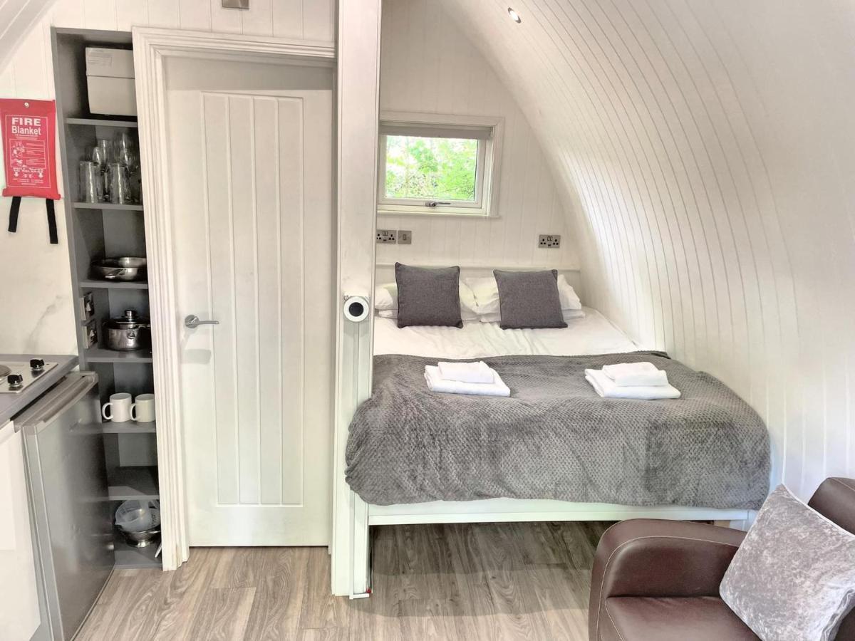 The Pod-Hot Tub-Woodland Lodges-St Clears-Carmarthen Bagian luar foto
